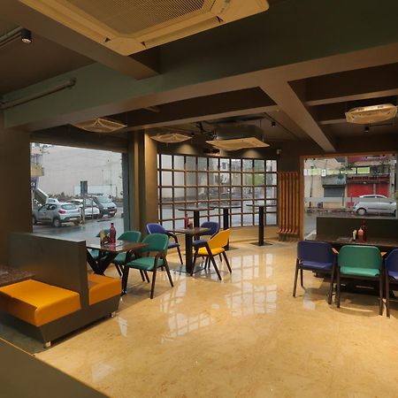 Hotel Shayan Inn ราชโกฎิ ภายนอก รูปภาพ