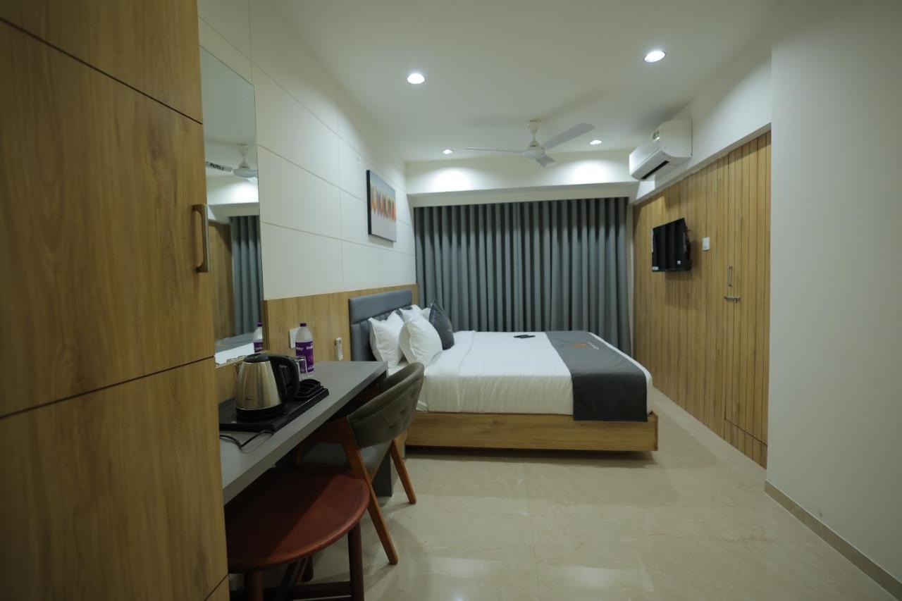 Hotel Shayan Inn ราชโกฎิ ภายนอก รูปภาพ
