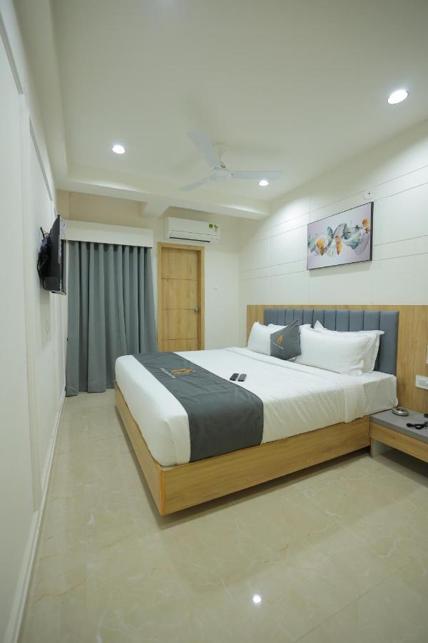 Hotel Shayan Inn ราชโกฎิ ภายนอก รูปภาพ