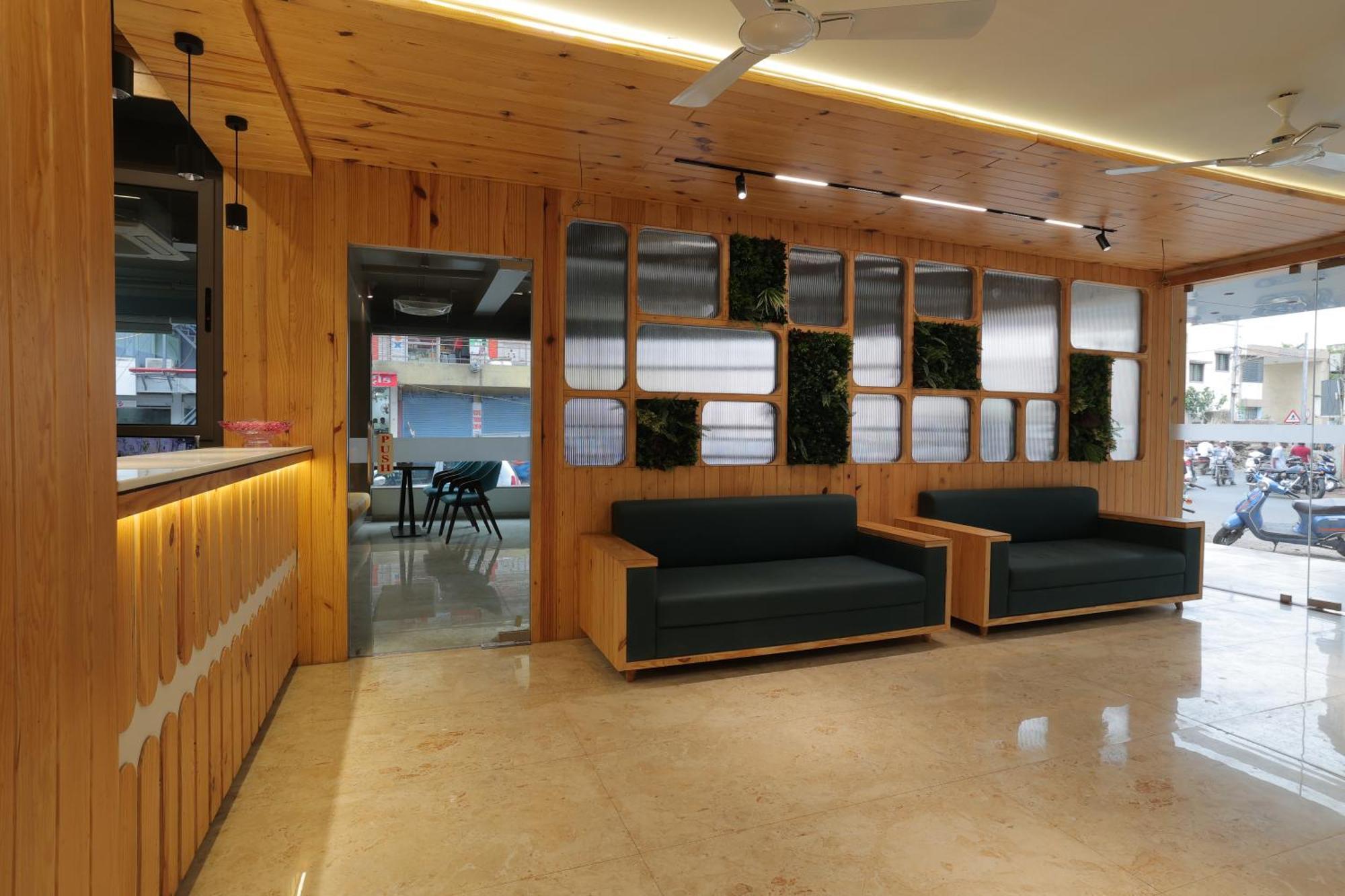 Hotel Shayan Inn ราชโกฎิ ภายนอก รูปภาพ