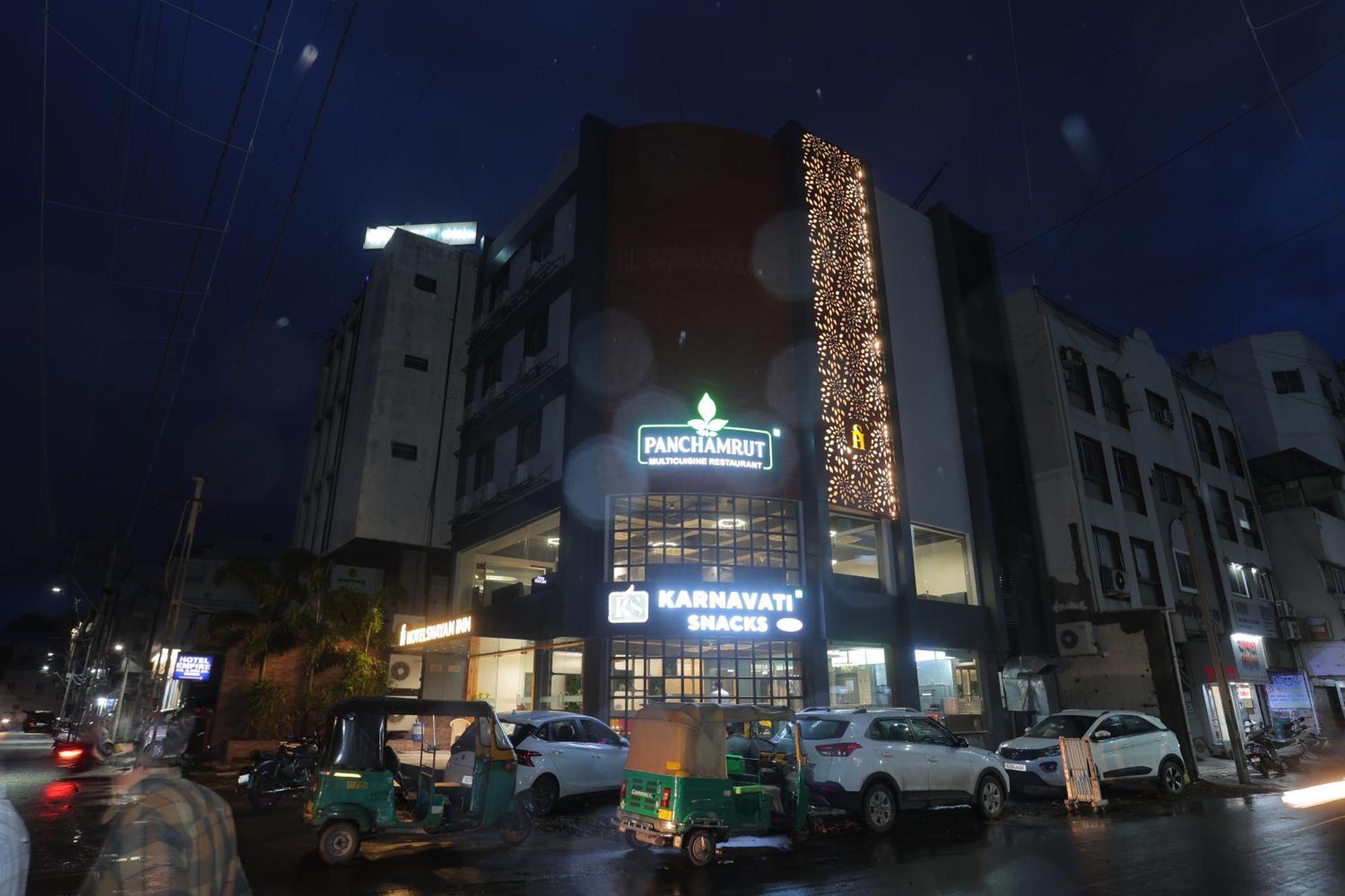 Hotel Shayan Inn ราชโกฎิ ภายนอก รูปภาพ